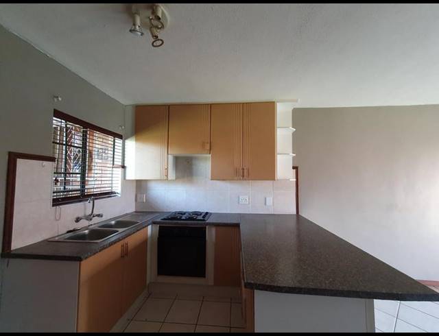 2 BEDROOM PROPERTY TO RENT IN MOOIKLOOF RIDGE ESTATE
